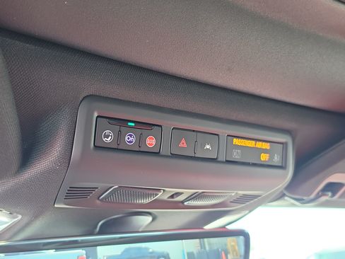 Used 2025 Chevrolet Corvette Stingray Preferred Cpe w/ 2LT RWD image 26