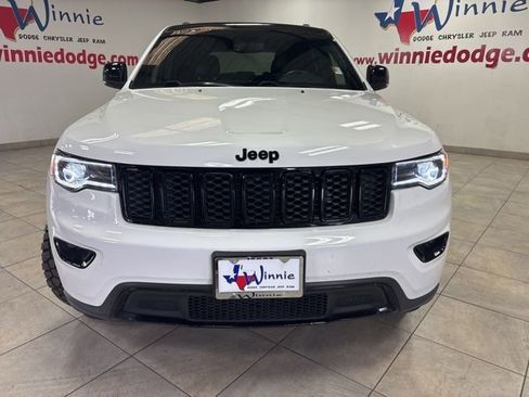 Used 2019 Jeep Grand Cherokee Limited AWD/4WD image 2