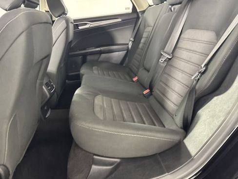 Used 2020 Ford Fusion SE FWD image 21