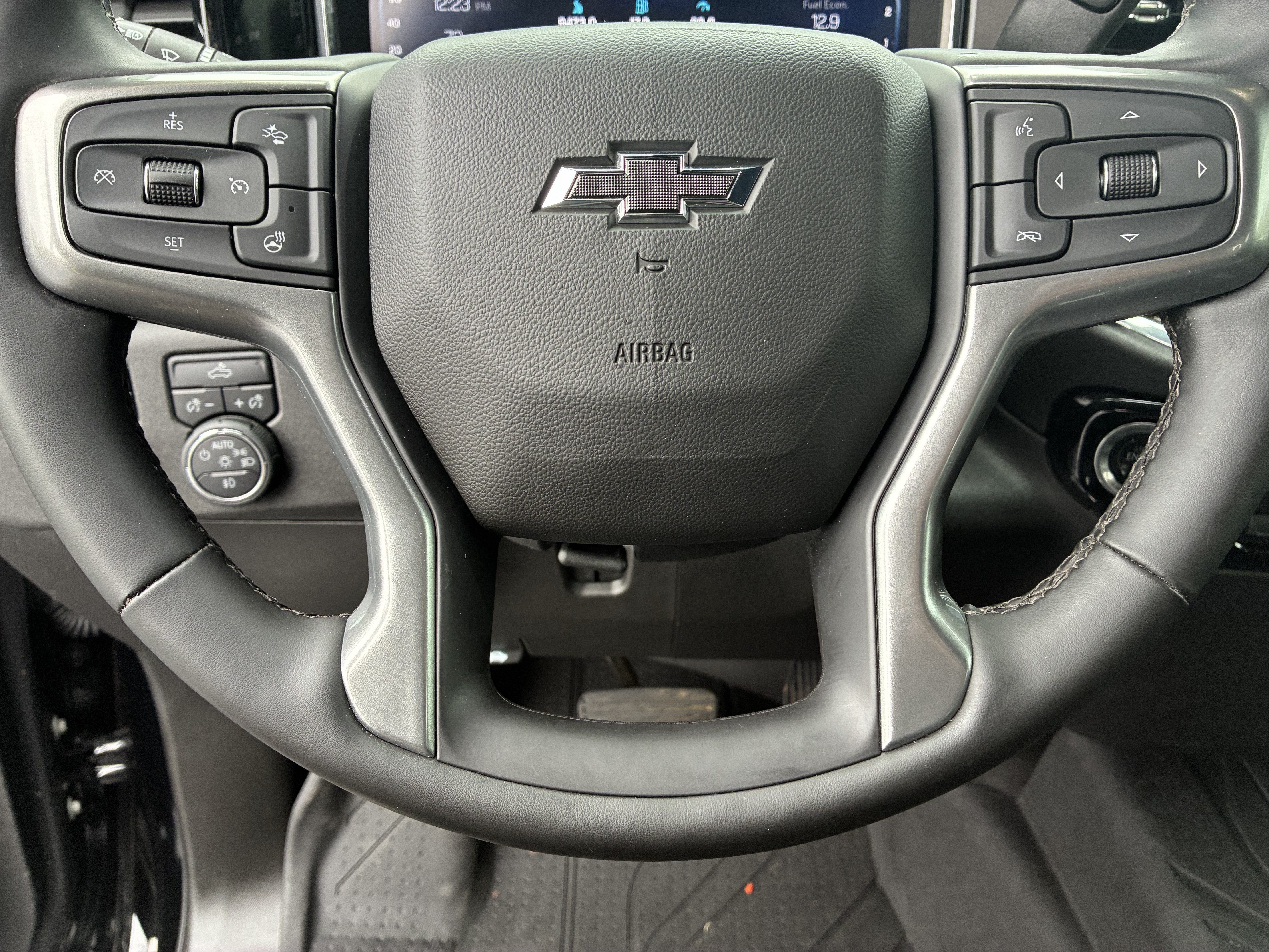 Used 2025 Chevrolet Silverado 1500 RST AWD/4WD image 28