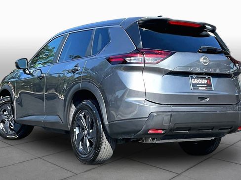 Used 2026 Nissan Rogue SV FWD image 11