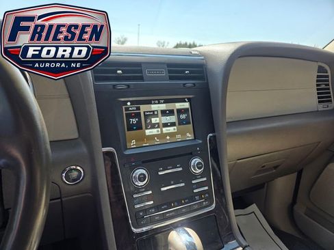 Used 2017 Lincoln Navigator L Select AWD/4WD image 19
