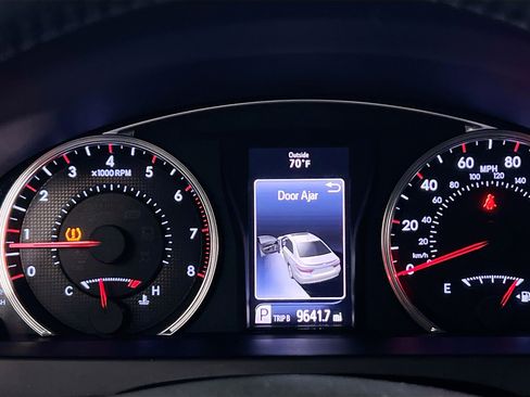 Used 2016 Toyota Camry SE image 19