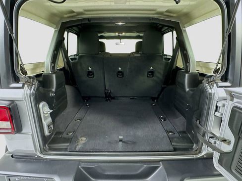 Used 2020 Jeep Wrangler Unlimited Rubicon image 25