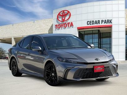Used 2025 Toyota Camry SE w/ Convenience Package