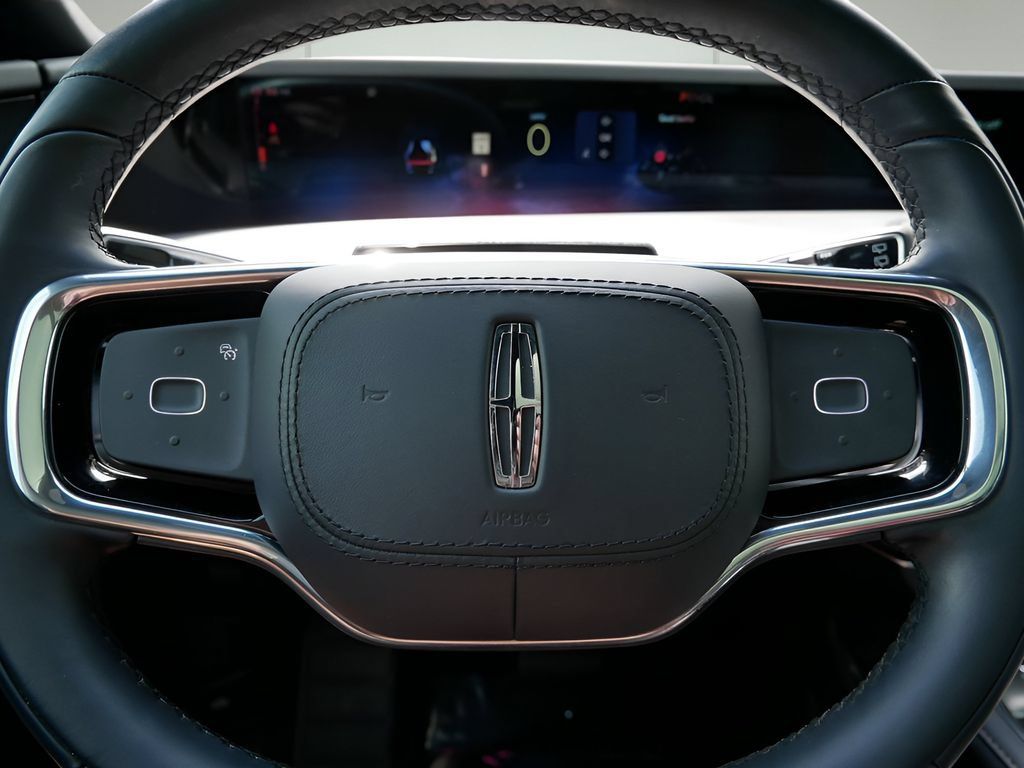 Used 2024 Lincoln Nautilus Reserve w/ Equipment Group 202A AWD/4WD image 19