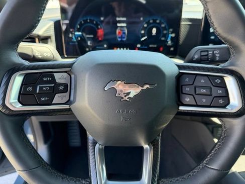 Used 2025 Ford Mustang Coupe RWD image 13