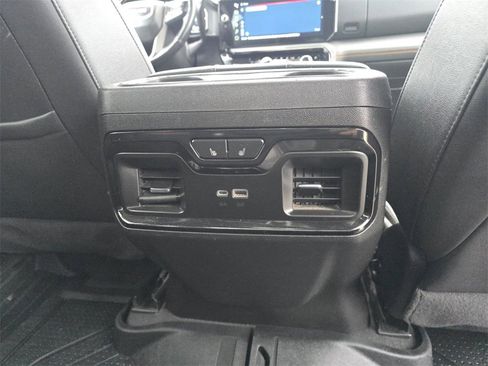 Used 2024 GMC Sierra 2500 AT4 w/ AT4 Premium Plus Package image 32