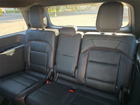 New 2026 Lincoln Navigator Black Label AWD/4WD image 10