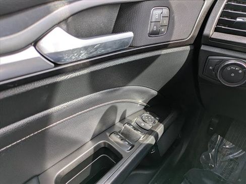 Used 2017 Ford Fusion Titanium image 17