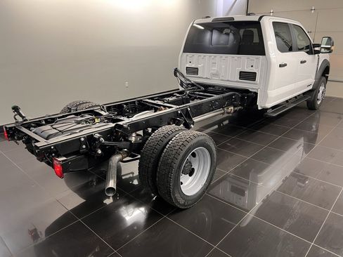 New 2026 Ford F550 4x4 Crew Cab image 6