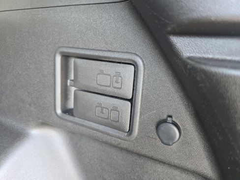Used 2019 Chevrolet Equinox Premier FWD image 32