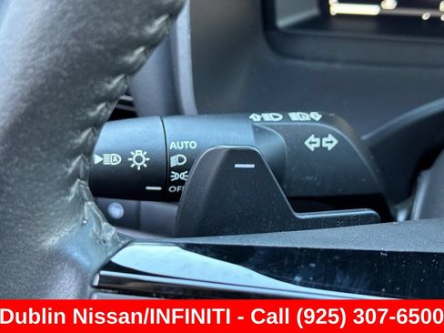 Used 2024 Nissan Rogue SL AWD/4WD image 38
