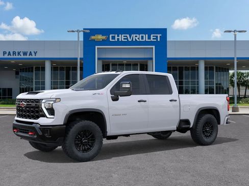 New 2026 Chevrolet Silverado 2500 ZR2 AWD/4WD image 2
