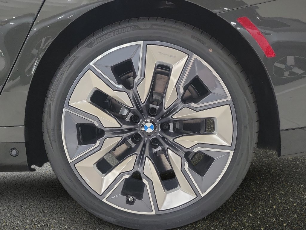 New 2026 BMW 740i w/ Executive Package RWD image 21