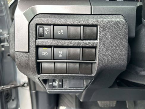 Used 2025 Toyota Tacoma TRD Off-Road AWD/4WD image 27