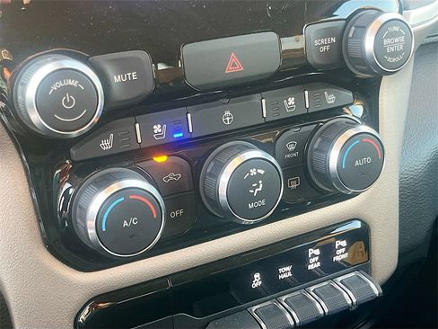 Used 2020 RAM 1500 Laramie image 16