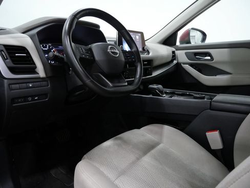 Used 2025 Nissan Rogue SV AWD/4WD image 11