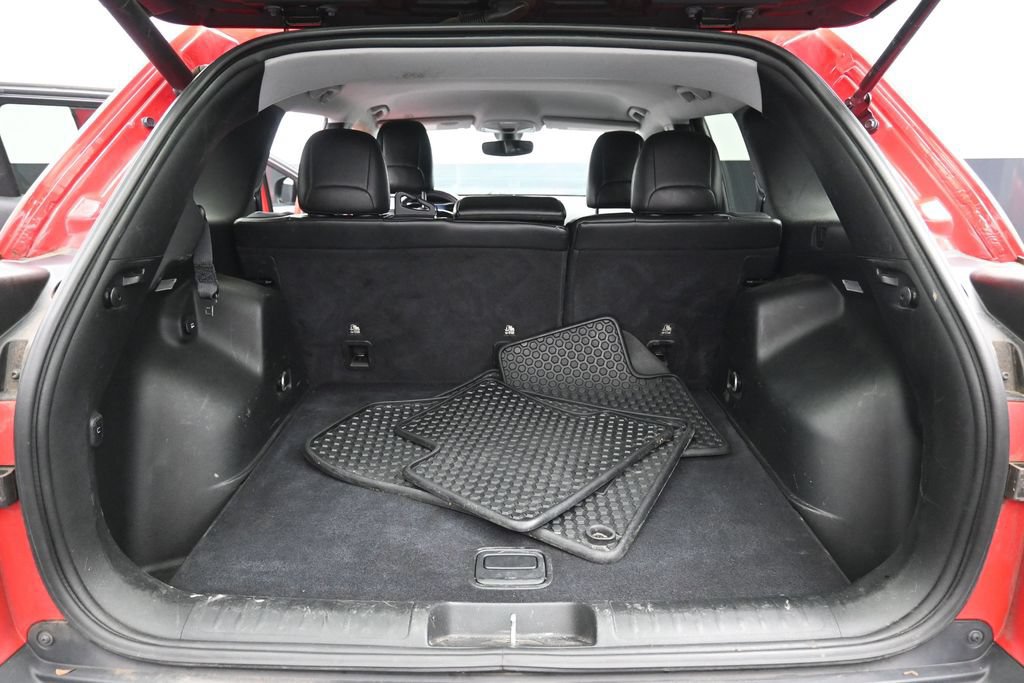 Used 2019 Jeep Cherokee Trailhawk w/ Comfort/Convenience Group AWD/4WD image 29