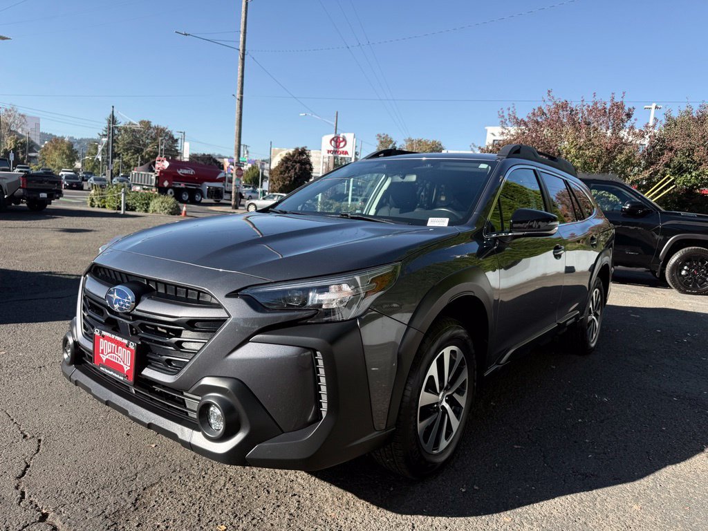 Used 2025 Subaru Outback Premium AWD/4WD image 4