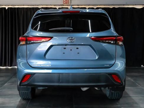 Used 2021 Toyota Highlander XLE FWD image 12