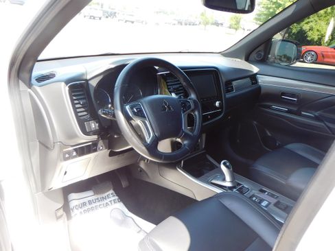 Used 2022 Mitsubishi Outlander SEL image 12
