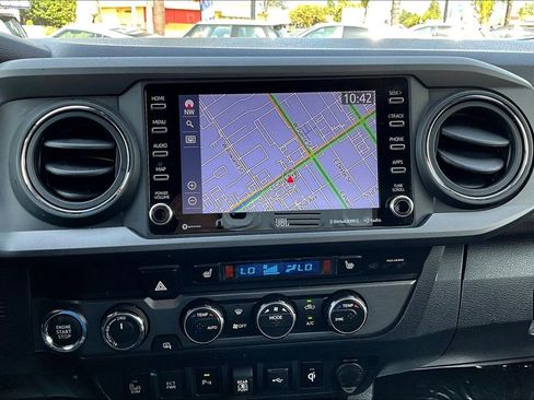 Used 2022 Toyota Tacoma TRD Sport w/ TRD Premium Sport Package AWD/4WD image 17