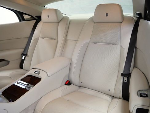 Used 2019 Rolls-Royce Wraith image 16