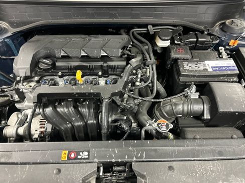 Used 2023 Hyundai Venue Limited FWD image 24