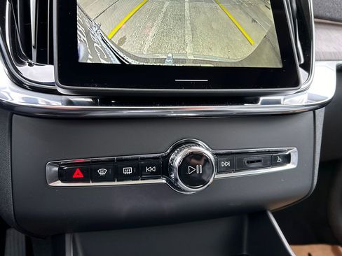 New 2026 Volvo XC90 T8 Ultra w/ Protection Package Premier AWD/4WD image 18