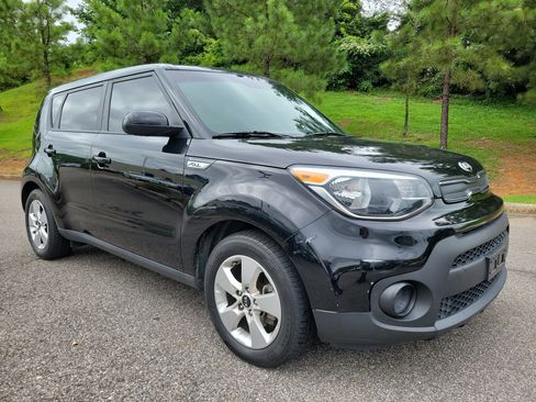 Used 2019 Kia Soul FWD image 1