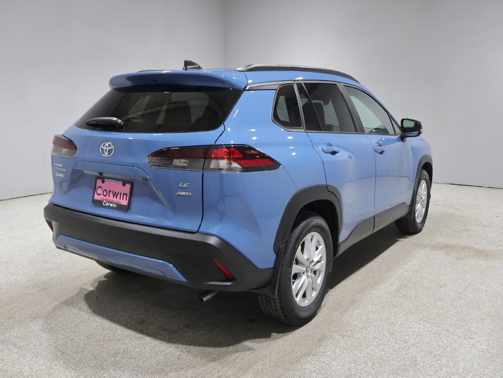 Used 2026 Toyota Corolla Cross LE AWD/4WD image 2