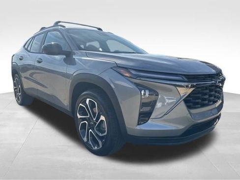 New 2026 Chevrolet Trax RS w/ Sunroof Package image 7