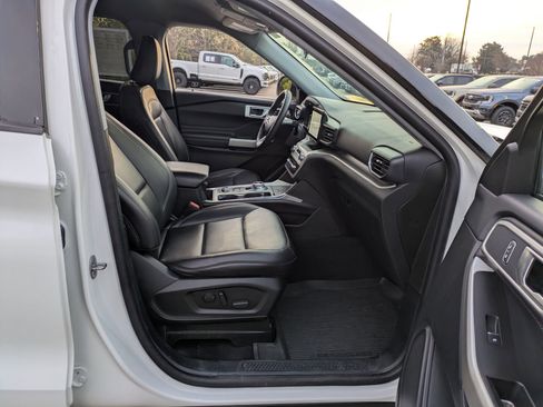 Certified 2022 Ford Explorer XLT w/ Equipment Group 202A image 39