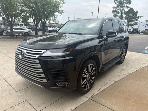 Used 2023 Lexus LX 600 4WD w/ Accessory Package (Z1) image 2