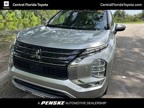 Used 2023 Mitsubishi Outlander SE AWD/4WD image 1