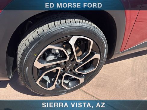 Used 2024 Chevrolet Trax RS FWD image 35