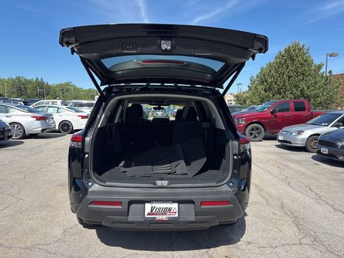 Used 2025 Nissan Pathfinder SV AWD/4WD image 9