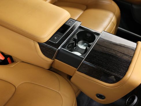 Used 2022 Land Rover Range Rover Long Wheelbase Autobiography image 60