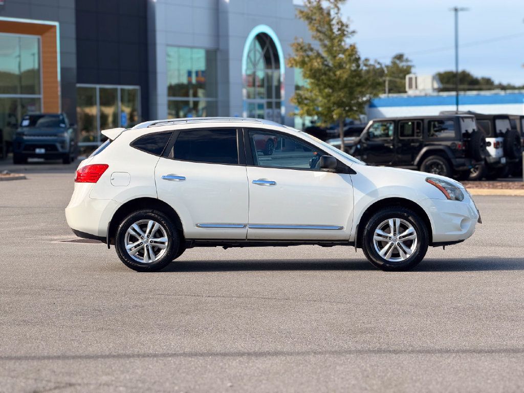 Used 2015 Nissan Rogue S w/ Convenience Package AWD/4WD image 8