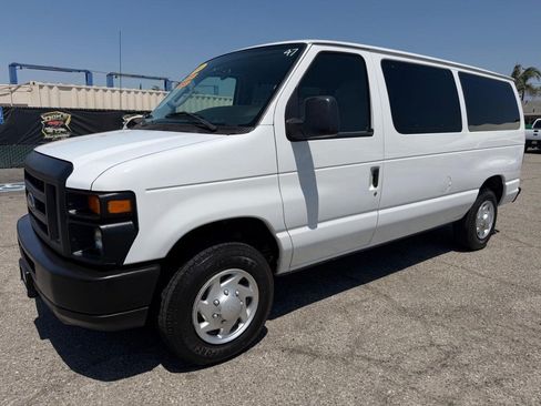 Used 2014 Ford E-150 and Econoline 150 Wagon w/ Power Windows & Locks Group RWD image 12