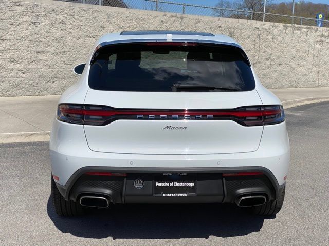 Certified 2025 Porsche Macan AWD/4WD image 6