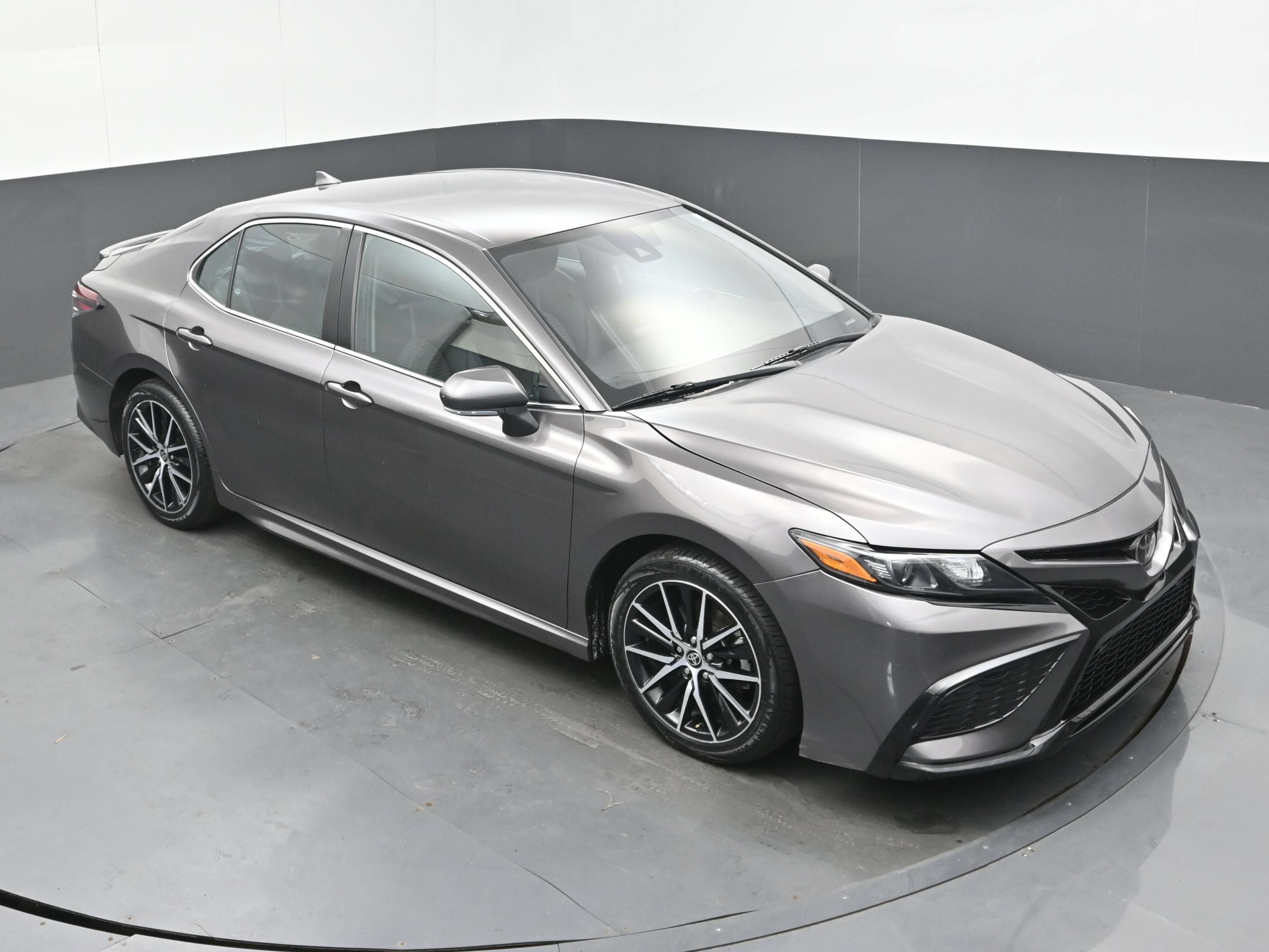 Used 2023 Toyota Camry SE FWD image 37