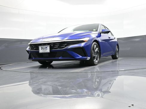 Certified 2024 Hyundai Elantra SEL w/ Convenience Package FWD image 26