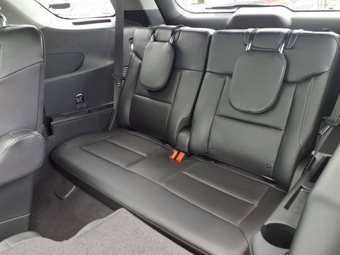 Used 2023 Ford Explorer Limited w/ Limited Technology Package AWD/4WD image 11