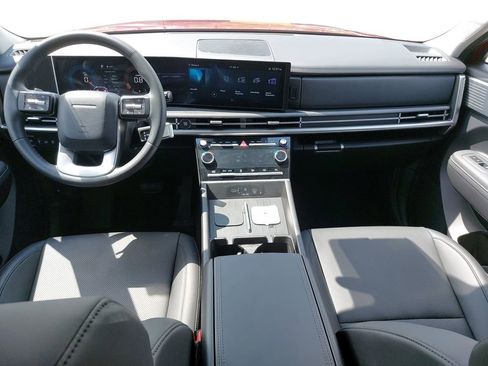 Certified 2025 Hyundai Santa Fe SEL image 9