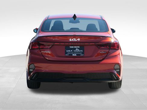 Used 2023 Kia Forte GT-Line w/ GT-Line Premium Package FWD image 5
