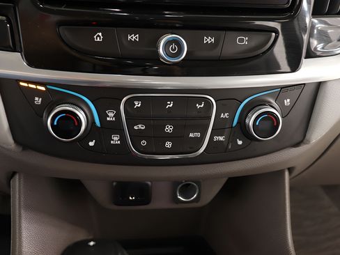 Used 2019 Chevrolet Traverse Premier w/ Driver Confidence II Package FWD image 10