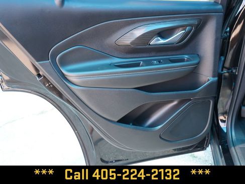 Used 2024 GMC Terrain SLE FWD image 28