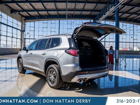 Used 2025 GMC Acadia Elevation image 30